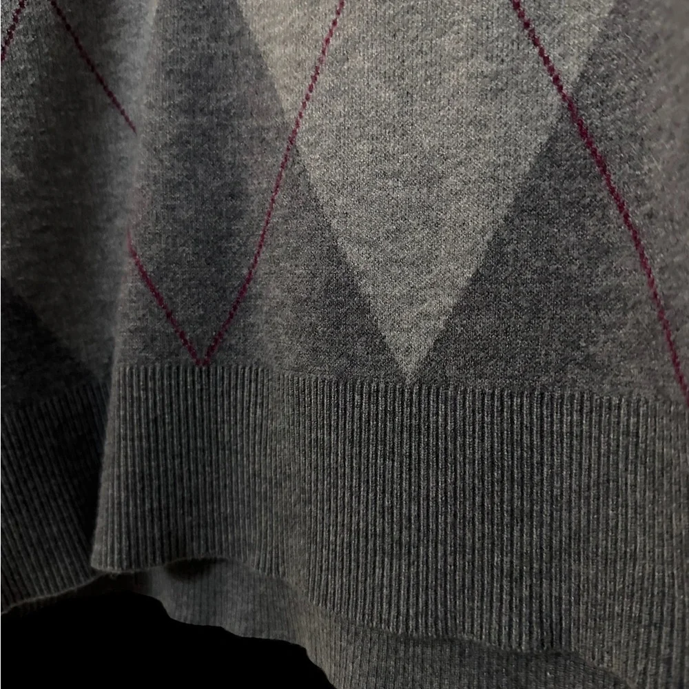 Tahari Sweater Size Large